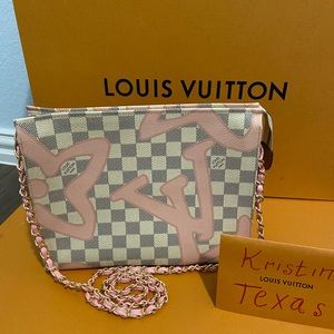 ❌SOLD❌authentic Tahitienne Toiletry Pouch 26